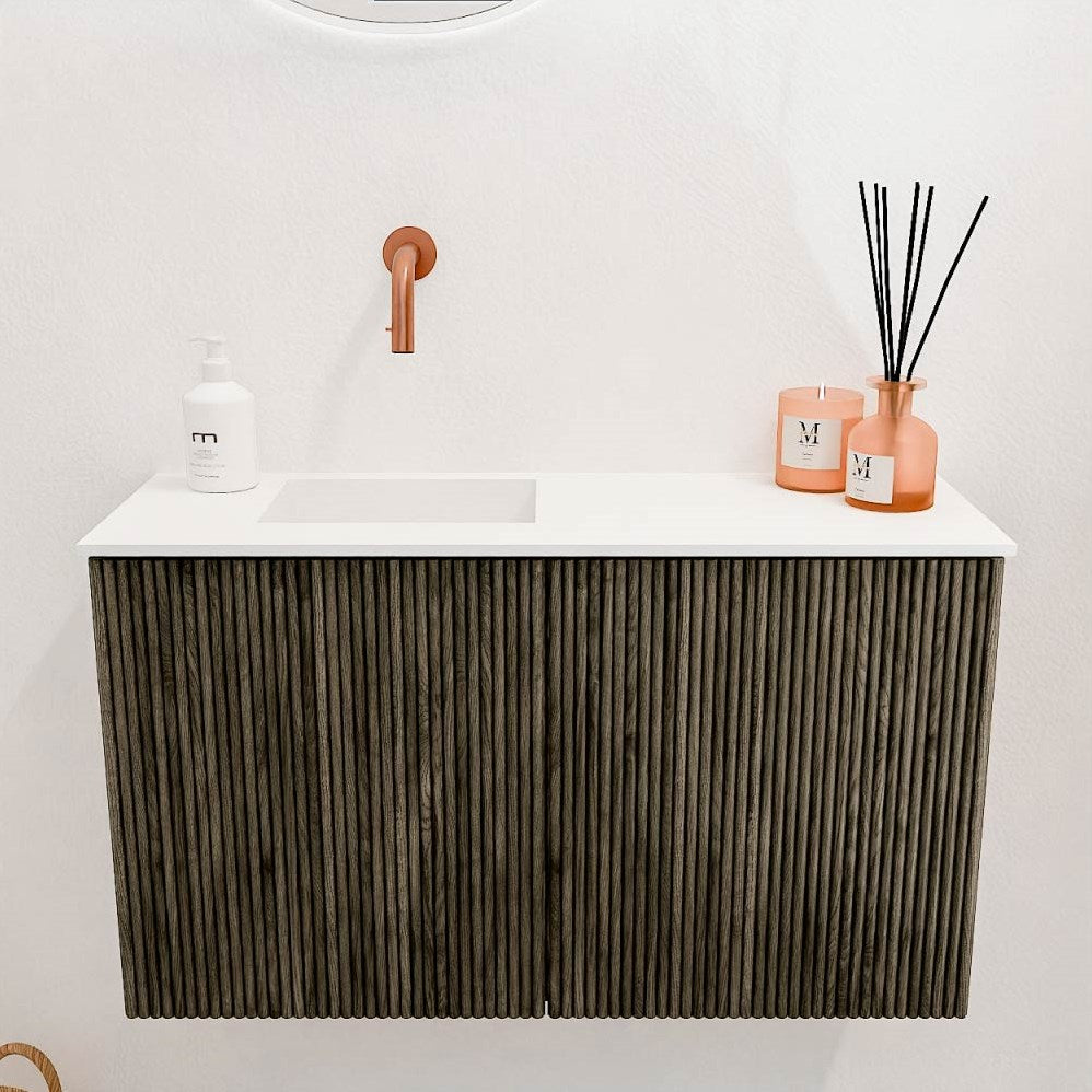 JOYA 70cm toiletmeubel kleur Shadow. Wastafel FAYE positie Links Zonder kraangat kleur Talc.