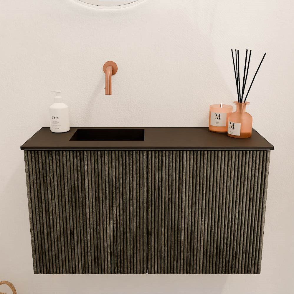 JOYA 70cm toiletmeubel kleur Shadow. Wastafel FAYE positie Links Zonder kraangat kleur Urban.