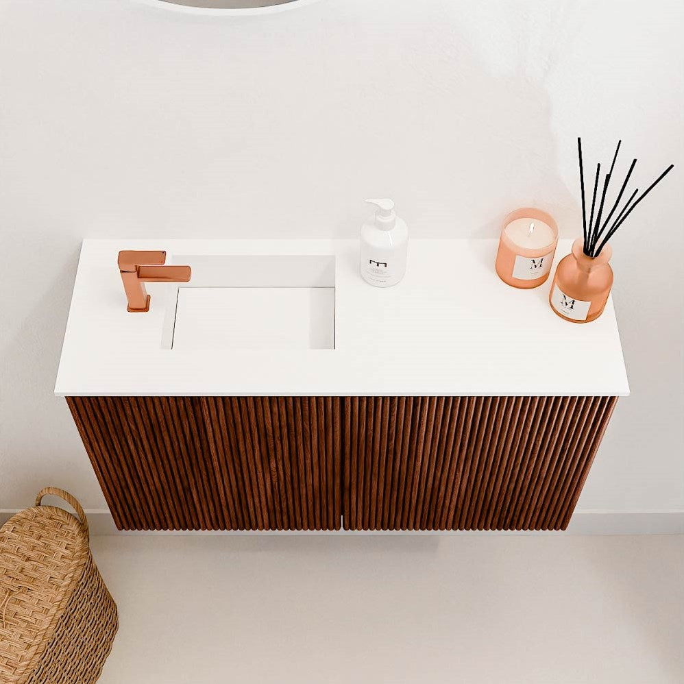 JOYA 70cm toiletmeubel kleur Ruby. Wastafel FAYE positie Links 1 kraangat kleur Talc.