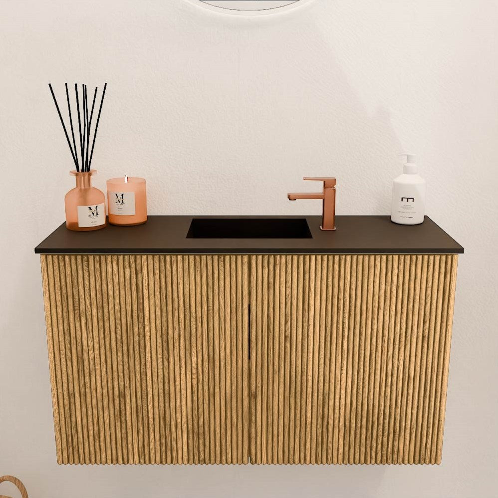 JOYA 70cm toiletmeubel kleur Oak. Wastafel FAYE positie Midden 1 kraangat kleur Urban.