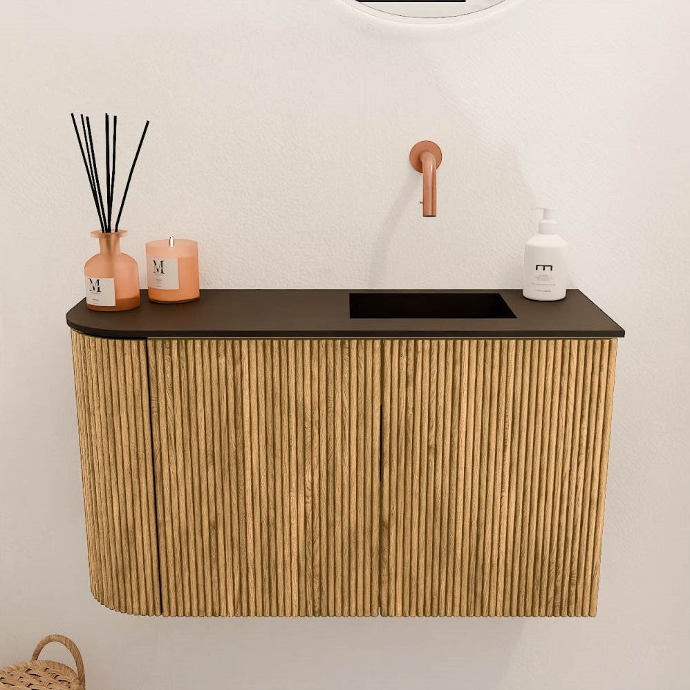 JOYA 71,6cm toiletmeubel ronding links kleur Oak. Wastafel FAYE positie Rechts Zonder kraangat kleur Urban.