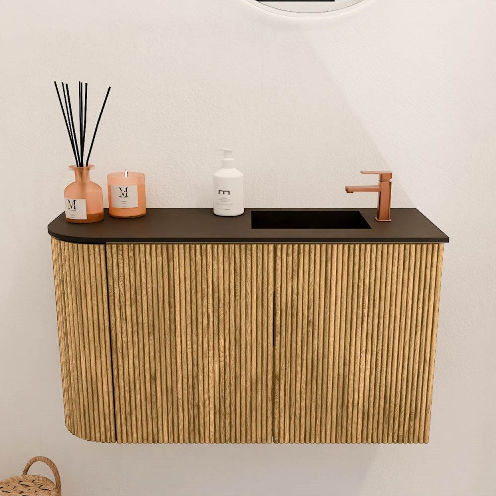 JOYA 71,6cm toiletmeubel ronding links kleur Oak. Wastafel FAYE positie Rechts 1 kraangat kleur Urban.