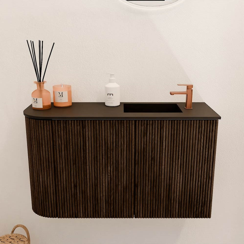 JOYA 71,6cm toiletmeubel ronding links kleur Walnut. Wastafel FAYE positie Rechts 1 kraangat kleur Urban.