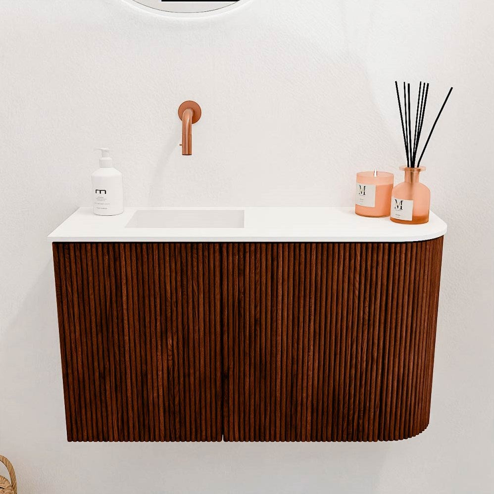 JOYA 71,6cm toiletmeubel ronding rechts kleur Ruby. Wastafel FAYE positie Links Zonder kraangat kleur Talc.