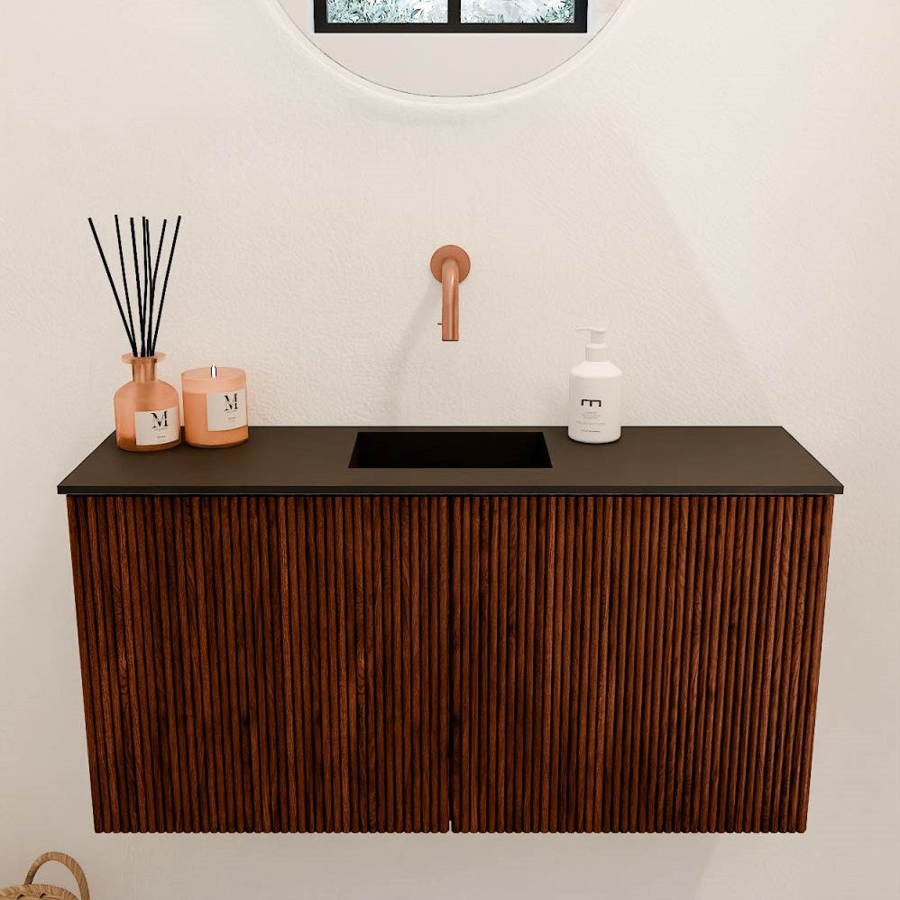 JOYA 80cm toiletmeubel kleur Ruby. Wastafel FAYE positie Midden Zonder kraangat kleur Urban.