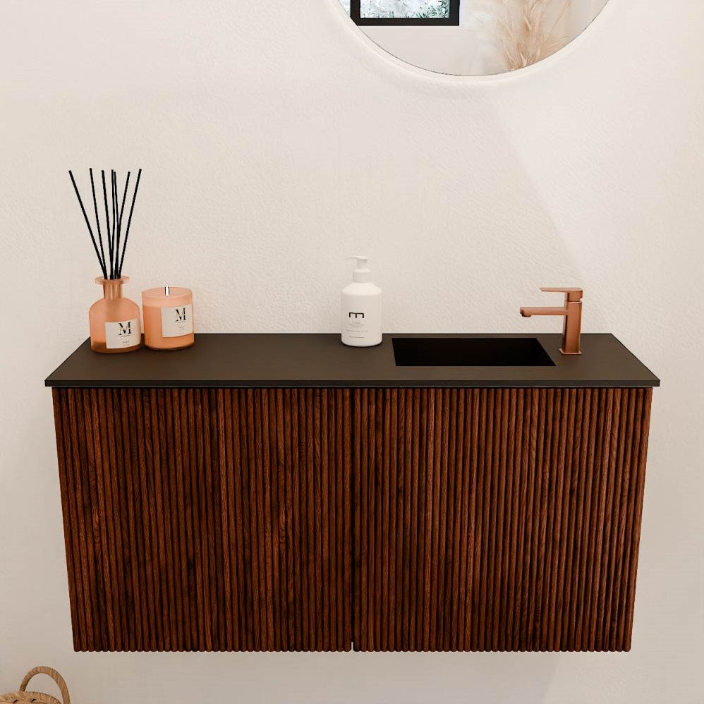 JOYA 80cm toiletmeubel kleur Ruby. Wastafel FAYE positie Rechts 1 kraangat kleur Urban.