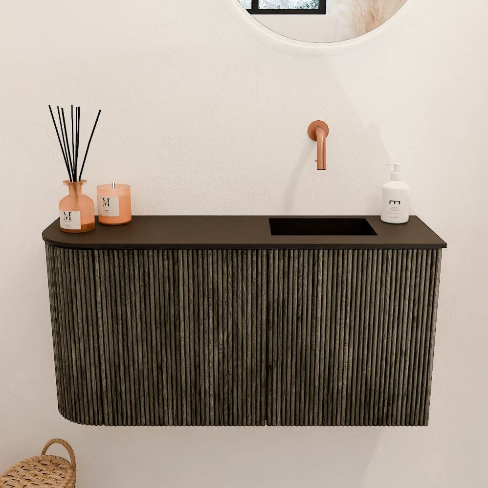 JOYA 81,6cm toiletmeubel ronding links kleur Shadow. Wastafel FAYE positie Rechts Zonder kraangat kleur Urban.